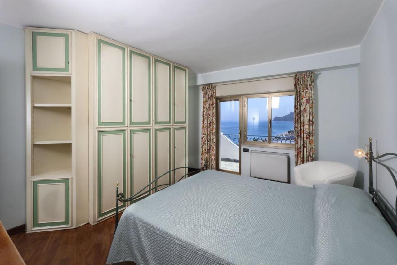 Il Cavalluccio Marino Apartamento Santa Teresa Di Riva Exterior foto