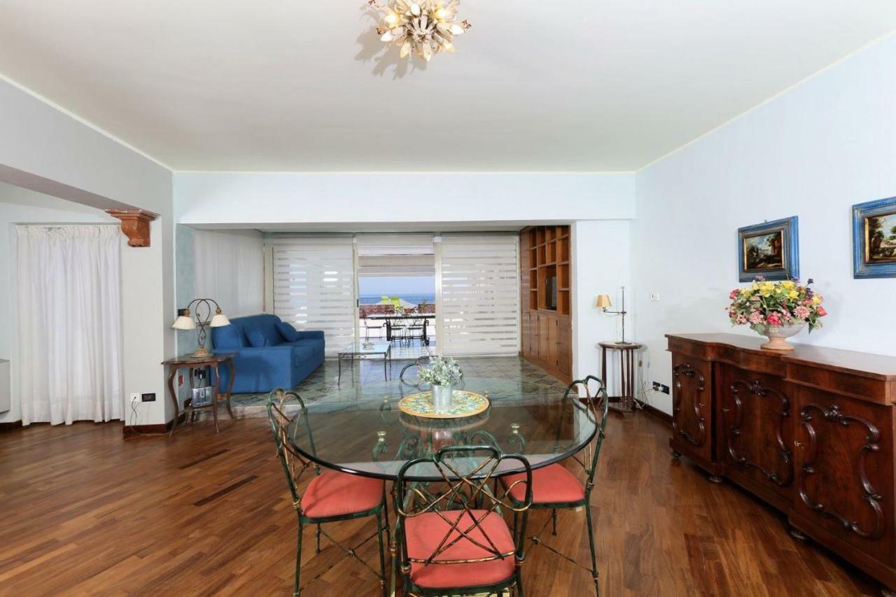 Il Cavalluccio Marino Apartamento Santa Teresa Di Riva Exterior foto
