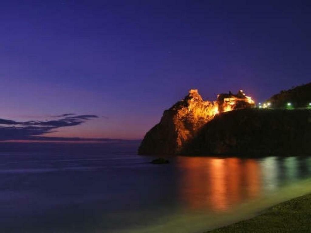 Il Cavalluccio Marino Apartamento Santa Teresa Di Riva Exterior foto